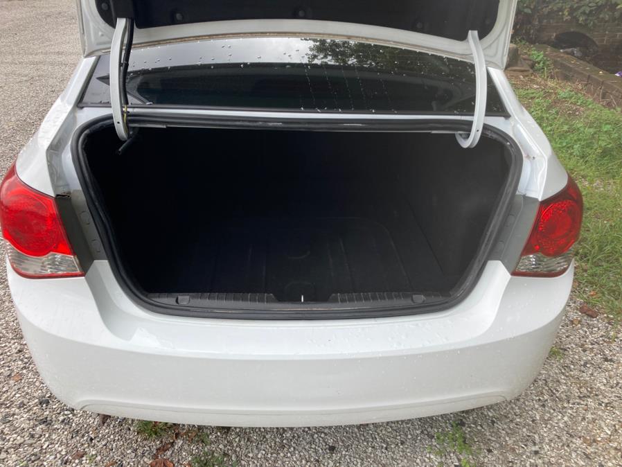 2015 Chevrolet Cruze 4dr Sdn Auto LS, available for sale in Neosho, Missouri | Xsell Auto LLC. Neosho, Missouri 2015 Chevrolet Cruze 4dr Sdn Auto LS, available for sale in Neosho, Missouri | Xsell Auto LLC. Neosho, Missouri