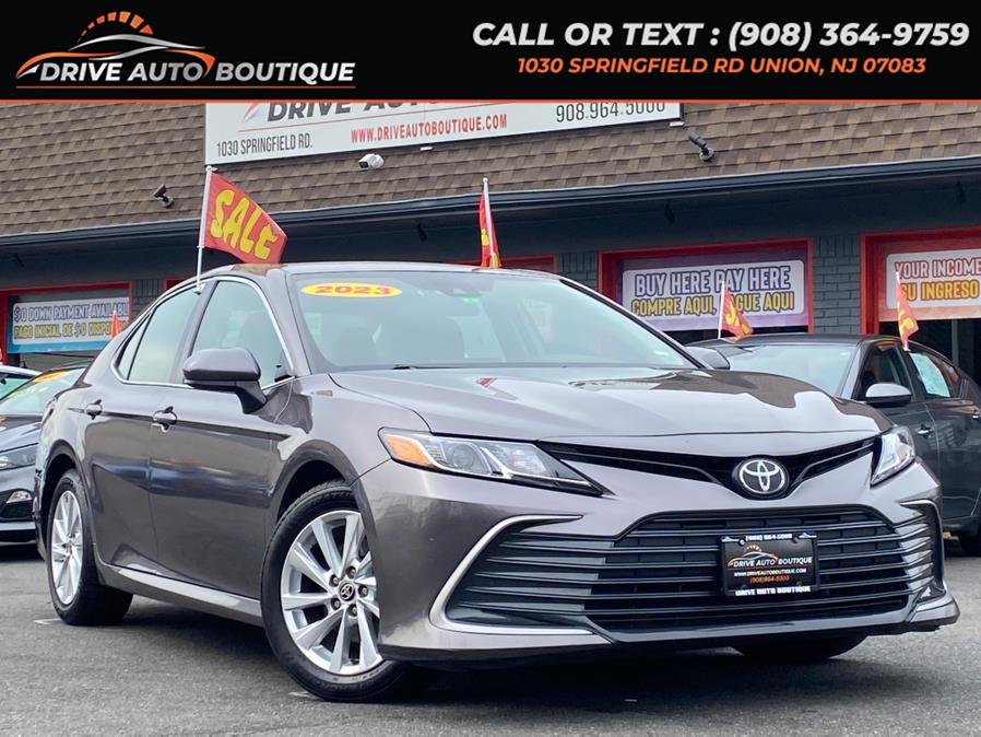 2023 Toyota Camry LE's photo