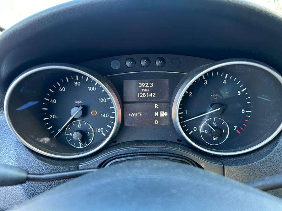 2010 Mercedes-Benz M-Class 4MATIC 4dr ML 350, available for sale in Hasbrouck Heights, New Jersey | Muwan Motors. Hasbrouck Heights, New Jersey 2010 Mercedes-Benz M-Class 4MATIC 4dr ML 350, available for sale in Hasbrouck Heights, New Jersey | Muwan Motors. Hasbrouck Heights, New Jersey