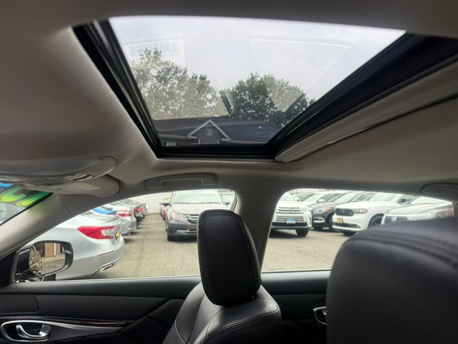 2015 INFINITI Q70L 4dr Sdn V6 AWD, available for sale in Hartford, Connecticut | VEB Auto Sales. Hartford, Connecticut 2015 INFINITI Q70L 4dr Sdn V6 AWD, available for sale in Hartford, Connecticut | VEB Auto Sales. Hartford, Connecticut