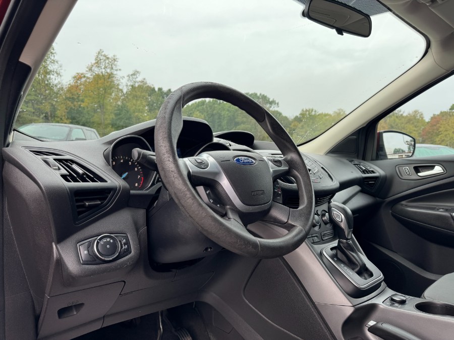 2014 Ford Escape FWD 4dr SE, available for sale in Ortonville, Michigan | Marsh Auto Sales LLC. Ortonville, Michigan 2014 Ford Escape FWD 4dr SE, available for sale in Ortonville, Michigan | Marsh Auto Sales LLC. Ortonville, Michigan