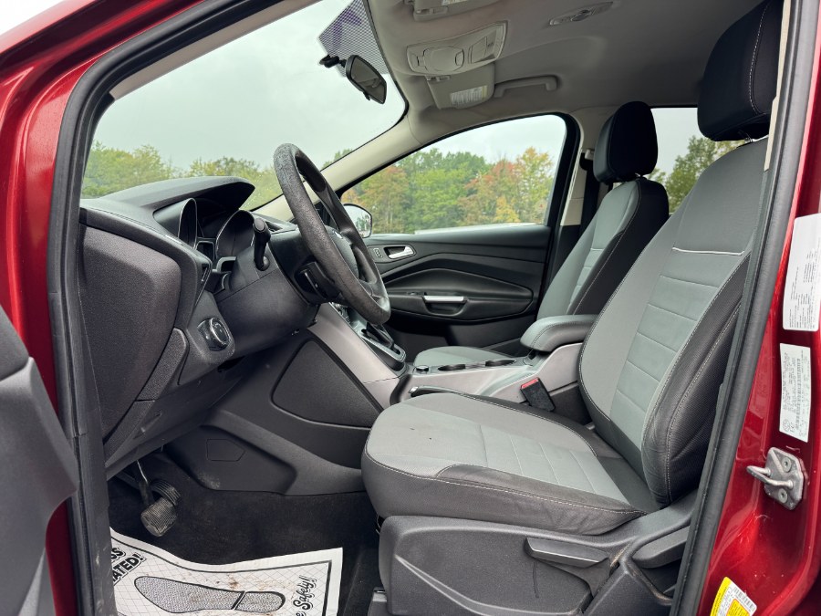 2014 Ford Escape FWD 4dr SE, available for sale in Ortonville, Michigan | Marsh Auto Sales LLC. Ortonville, Michigan 2014 Ford Escape FWD 4dr SE, available for sale in Ortonville, Michigan | Marsh Auto Sales LLC. Ortonville, Michigan