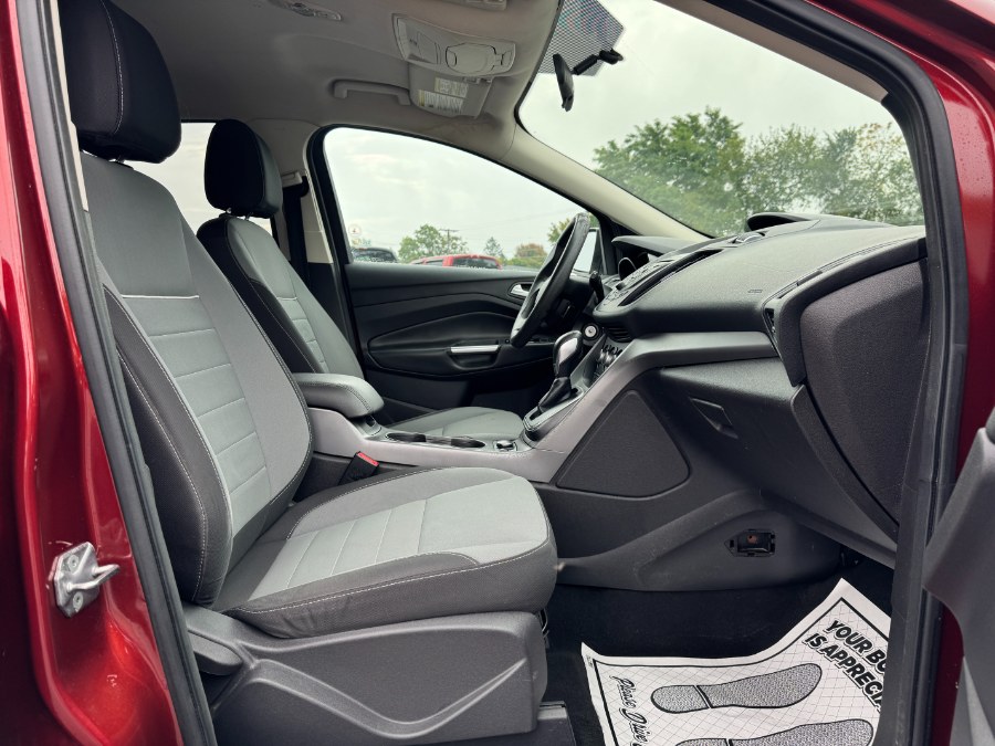 2014 Ford Escape FWD 4dr SE, available for sale in Ortonville, Michigan | Marsh Auto Sales LLC. Ortonville, Michigan 2014 Ford Escape FWD 4dr SE, available for sale in Ortonville, Michigan | Marsh Auto Sales LLC. Ortonville, Michigan