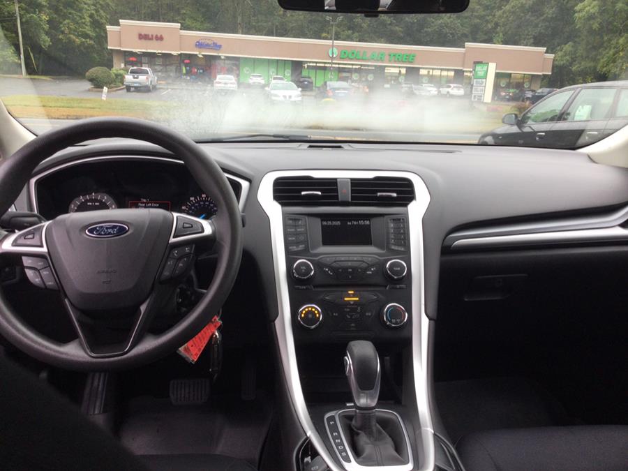 2014 Ford Fusion SE photo 8