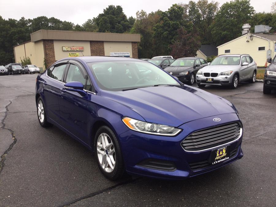 2014 Ford Fusion SE photo 25