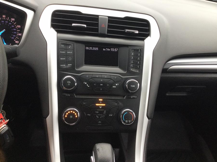 2014 Ford Fusion SE photo 15