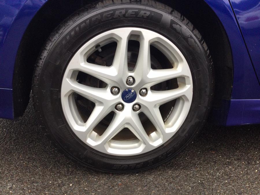 2014 Ford Fusion SE photo 17