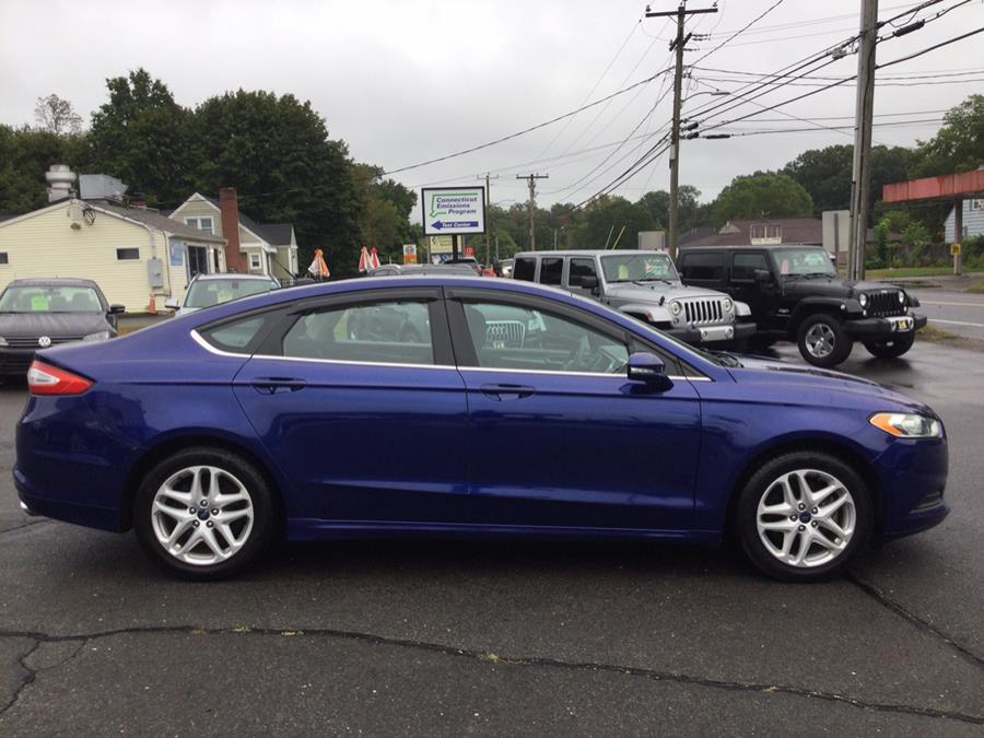 2014 Ford Fusion SE photo 2