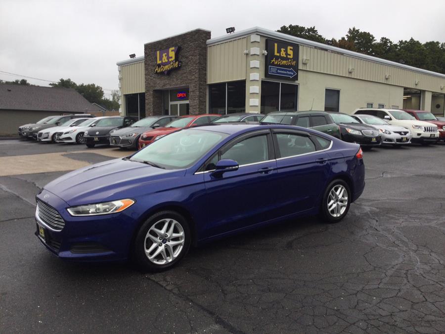 2014 Ford Fusion SE photo 31
