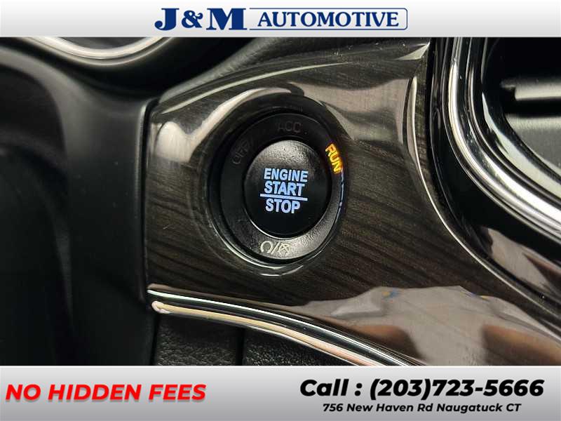 2019 Jeep Grand Cherokee Overland, available for sale in Naugatuck, Connecticut | J&M Automotive Sls&Svc LLC. Naugatuck, Connecticut 2019 Jeep Grand Cherokee Overland, available for sale in Naugatuck, Connecticut | J&M Automotive Sls&Svc LLC. Naugatuck, Connecticut