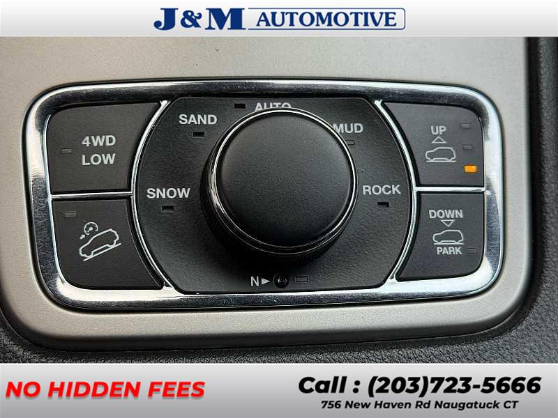 2019 Jeep Grand Cherokee Overland, available for sale in Naugatuck, Connecticut | J&M Automotive Sls&Svc LLC. Naugatuck, Connecticut 2019 Jeep Grand Cherokee Overland, available for sale in Naugatuck, Connecticut | J&M Automotive Sls&Svc LLC. Naugatuck, Connecticut