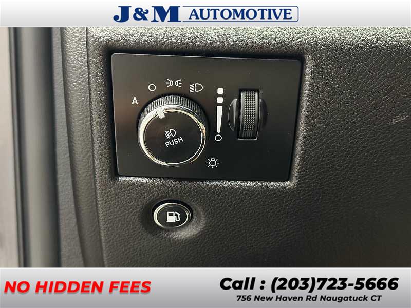 2019 Jeep Grand Cherokee Overland, available for sale in Naugatuck, Connecticut | J&M Automotive Sls&Svc LLC. Naugatuck, Connecticut 2019 Jeep Grand Cherokee Overland, available for sale in Naugatuck, Connecticut | J&M Automotive Sls&Svc LLC. Naugatuck, Connecticut