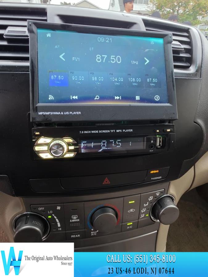 2009 Toyota Highlander 4WD 4dr V6 Base (Natl), available for sale in Lodi, New Jersey | AW Auto & Truck Wholesalers, Inc. Lodi, New Jersey 2009 Toyota Highlander 4WD 4dr V6 Base (Natl), available for sale in Lodi, New Jersey | AW Auto & Truck Wholesalers, Inc. Lodi, New Jersey
