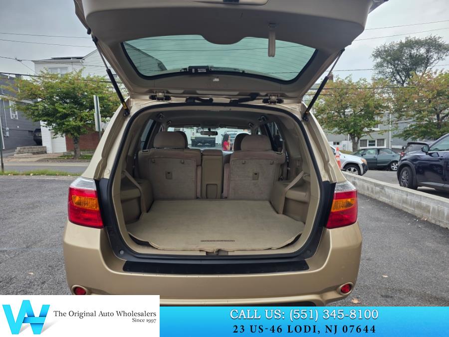 2009 Toyota Highlander 4WD 4dr V6 Base (Natl), available for sale in Lodi, New Jersey | AW Auto & Truck Wholesalers, Inc. Lodi, New Jersey 2009 Toyota Highlander 4WD 4dr V6 Base (Natl), available for sale in Lodi, New Jersey | AW Auto & Truck Wholesalers, Inc. Lodi, New Jersey