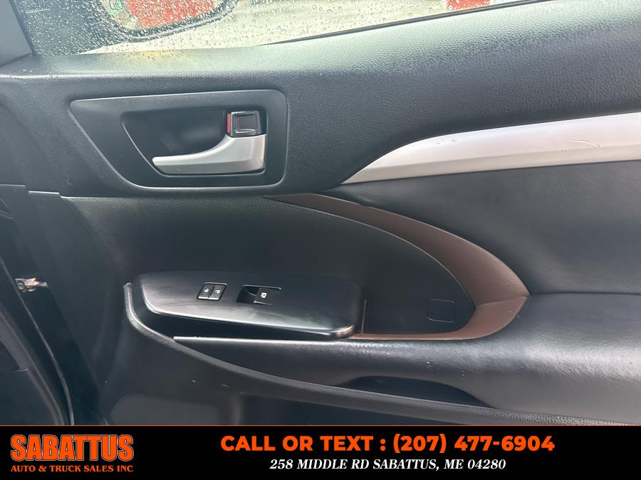 2018 Toyota Highlander XLE V6 AWD (Natl), available for sale in Sabattus, Maine | Sabattus Auto and Truck Sales Inc. Sabattus, Maine 2018 Toyota Highlander XLE V6 AWD (Natl), available for sale in Sabattus, Maine | Sabattus Auto and Truck Sales Inc. Sabattus, Maine