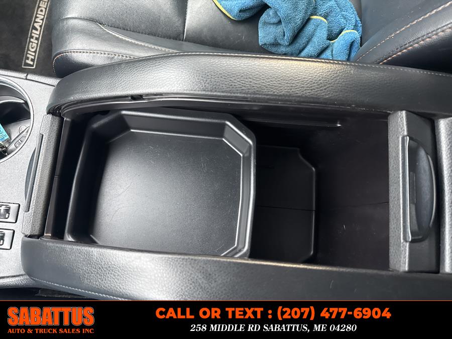2018 Toyota Highlander XLE V6 AWD (Natl), available for sale in Sabattus, Maine | Sabattus Auto and Truck Sales Inc. Sabattus, Maine 2018 Toyota Highlander XLE V6 AWD (Natl), available for sale in Sabattus, Maine | Sabattus Auto and Truck Sales Inc. Sabattus, Maine