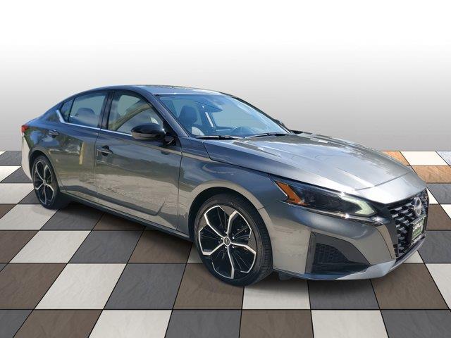 2024 Nissan Altima 2.5 SR photo 3