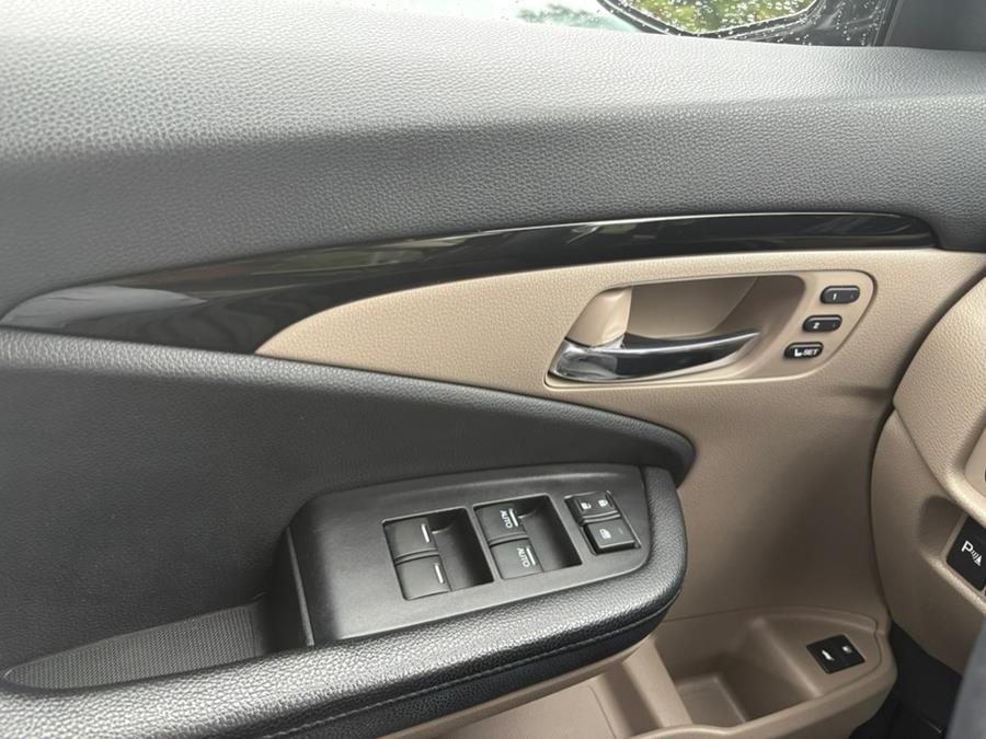 2017 Honda Pilot Elite AWD, available for sale in Branford, Connecticut | J&E Auto Sales LLC. Branford, Connecticut 2017 Honda Pilot Elite AWD, available for sale in Branford, Connecticut | J&E Auto Sales LLC. Branford, Connecticut