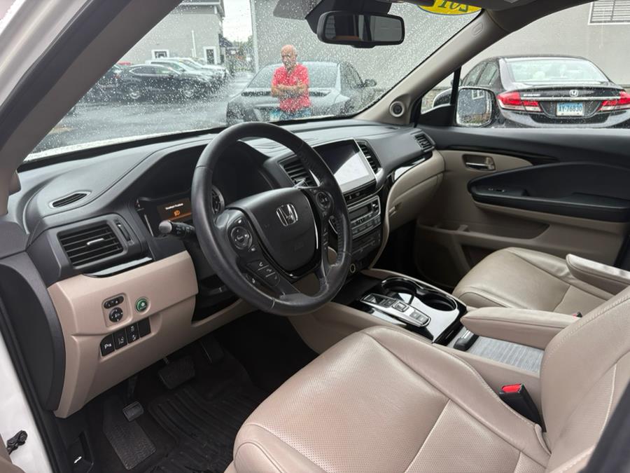 2017 Honda Pilot Elite AWD, available for sale in Branford, Connecticut | J&E Auto Sales LLC. Branford, Connecticut 2017 Honda Pilot Elite AWD, available for sale in Branford, Connecticut | J&E Auto Sales LLC. Branford, Connecticut