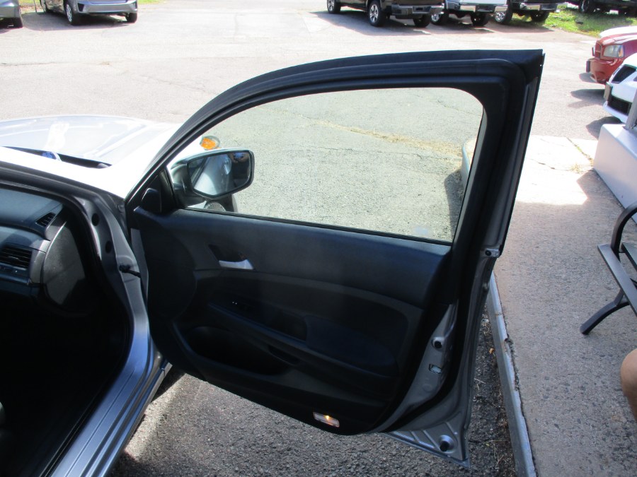 2009 Honda Accord Sdn LX, available for sale in Meriden, Connecticut | Cos Central Auto. Meriden, Connecticut 2009 Honda Accord Sdn LX, available for sale in Meriden, Connecticut | Cos Central Auto. Meriden, Connecticut