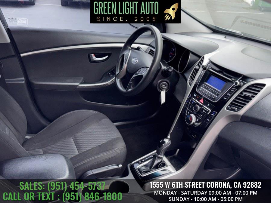 2017 Hyundai Elantra GT Base Value Edition Tech photo 21