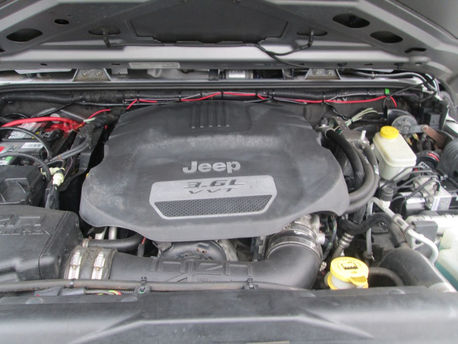 2014 Jeep Wrangler Unlimited 4WD 4dr FREEDOM EDITION, available for sale in Levittown, Pennsylvania | Levittown Auto. Levittown, Pennsylvania 2014 Jeep Wrangler Unlimited 4WD 4dr FREEDOM EDITION, available for sale in Levittown, Pennsylvania | Levittown Auto. Levittown, Pennsylvania