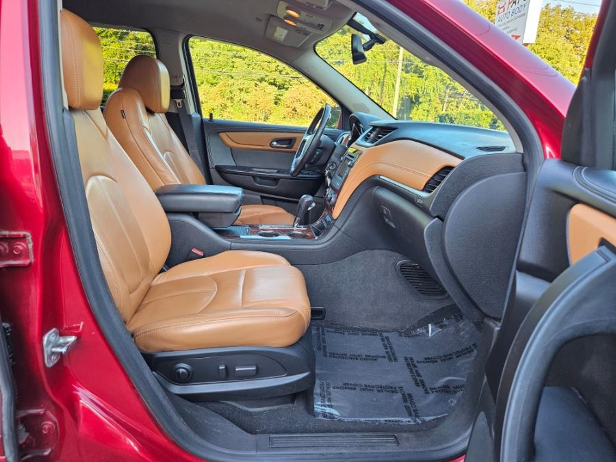 2013 Chevrolet Traverse FWD 4dr LT w/2LT Leather & Sunroof, available for sale in East Windsor, Connecticut | Toro Auto. East Windsor, Connecticut 2013 Chevrolet Traverse FWD 4dr LT w/2LT Leather & Sunroof, available for sale in East Windsor, Connecticut | Toro Auto. East Windsor, Connecticut