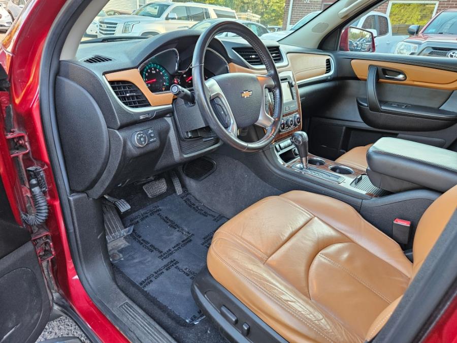 2013 Chevrolet Traverse FWD 4dr LT w/2LT Leather & Sunroof, available for sale in East Windsor, Connecticut | Toro Auto. East Windsor, Connecticut 2013 Chevrolet Traverse FWD 4dr LT w/2LT Leather & Sunroof, available for sale in East Windsor, Connecticut | Toro Auto. East Windsor, Connecticut