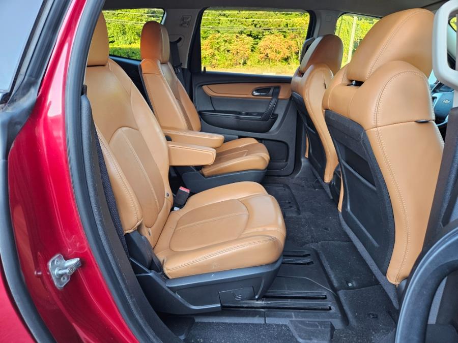 2013 Chevrolet Traverse FWD 4dr LT w/2LT Leather & Sunroof, available for sale in East Windsor, Connecticut | Toro Auto. East Windsor, Connecticut 2013 Chevrolet Traverse FWD 4dr LT w/2LT Leather & Sunroof, available for sale in East Windsor, Connecticut | Toro Auto. East Windsor, Connecticut