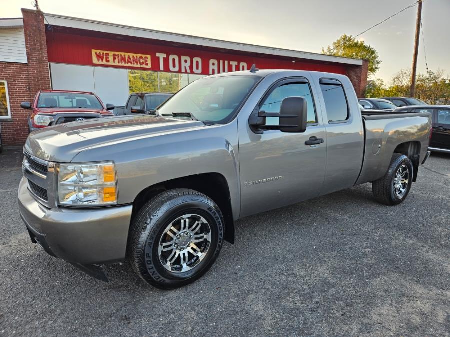 2008 Chevrolet Silverado 1500 4WD Ext Cab 143.5" Work Truck, available for sale in East Windsor, Connecticut | Toro Auto. East Windsor, Connecticut 2008 Chevrolet Silverado 1500 4WD Ext Cab 143.5" Work Truck, available for sale in East Windsor, Connecticut | Toro Auto. East Windsor, Connecticut