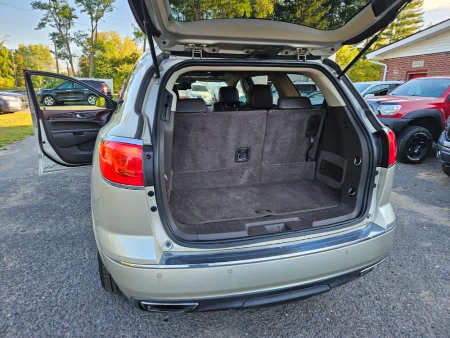 2014 Buick Enclave AWD 4dr Premium, available for sale in East Windsor, Connecticut | Toro Auto. East Windsor, Connecticut 2014 Buick Enclave AWD 4dr Premium, available for sale in East Windsor, Connecticut | Toro Auto. East Windsor, Connecticut