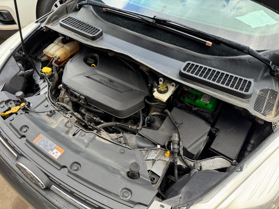 2014 Ford Escape 4WD 4dr SE, available for sale in Ortonville, Michigan | Marsh Auto Sales LLC. Ortonville, Michigan 2014 Ford Escape 4WD 4dr SE, available for sale in Ortonville, Michigan | Marsh Auto Sales LLC. Ortonville, Michigan
