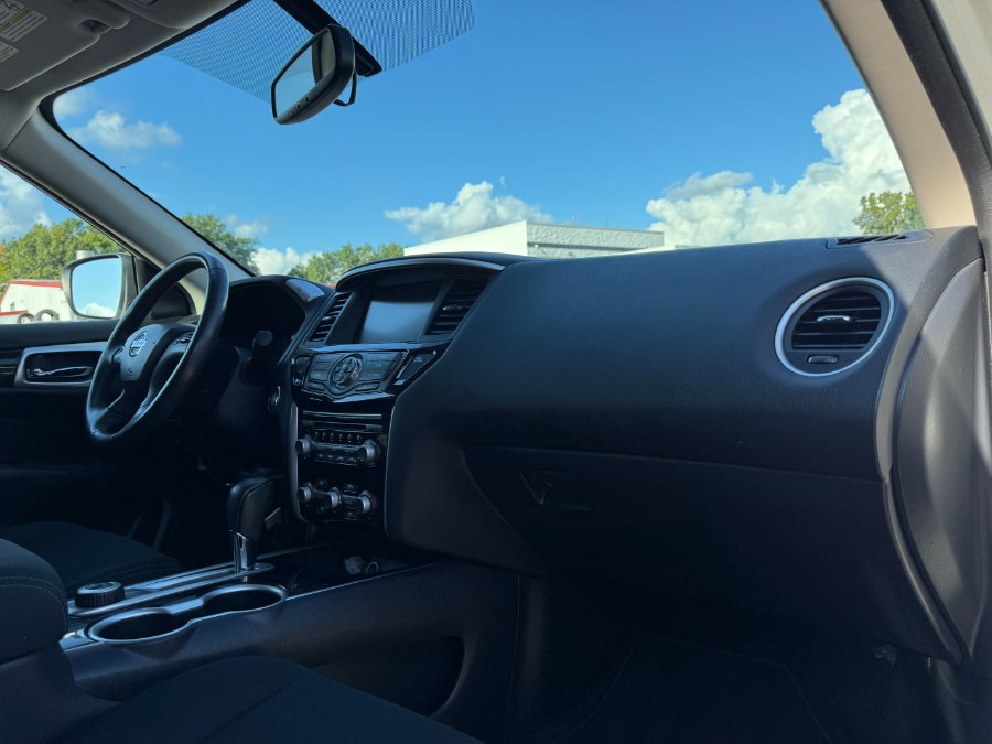 2017 Nissan Pathfinder 4x4 SV, available for sale in Ortonville, Michigan | Marsh Auto Sales LLC. Ortonville, Michigan 2017 Nissan Pathfinder 4x4 SV, available for sale in Ortonville, Michigan | Marsh Auto Sales LLC. Ortonville, Michigan