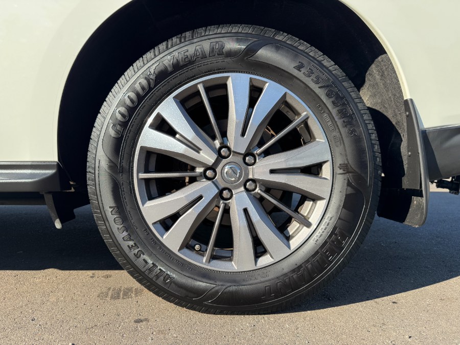 2017 Nissan Pathfinder 4x4 SV, available for sale in Ortonville, Michigan | Marsh Auto Sales LLC. Ortonville, Michigan 2017 Nissan Pathfinder 4x4 SV, available for sale in Ortonville, Michigan | Marsh Auto Sales LLC. Ortonville, Michigan