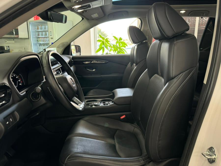 2025 Honda Pilot Touring AWD, available for sale in Franklin Square, New York | Luxury Motor Club. Franklin Square, New York 2025 Honda Pilot Touring AWD, available for sale in Franklin Square, New York | Luxury Motor Club. Franklin Square, New York