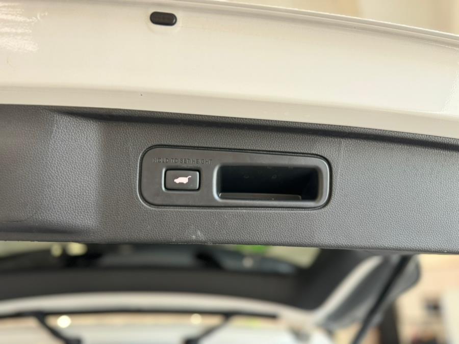 2025 Honda Pilot Touring AWD, available for sale in Franklin Square, New York | Luxury Motor Club. Franklin Square, New York 2025 Honda Pilot Touring AWD, available for sale in Franklin Square, New York | Luxury Motor Club. Franklin Square, New York