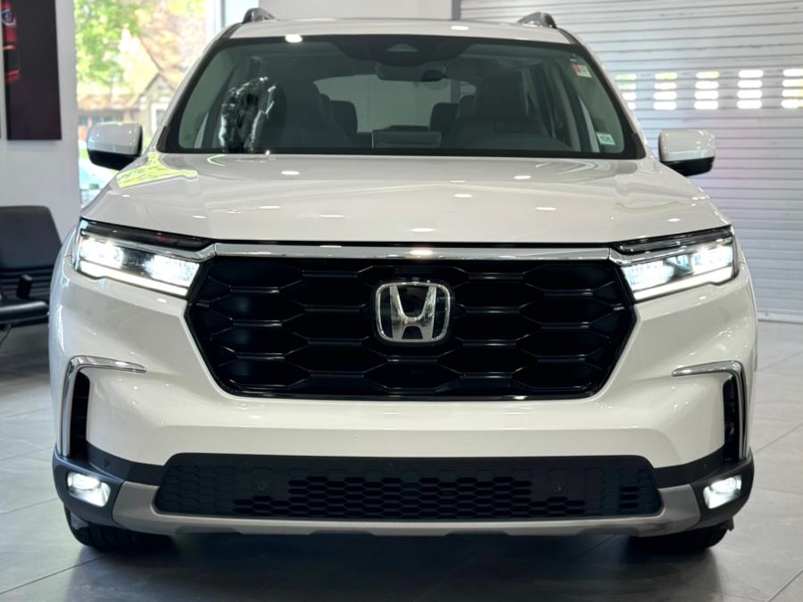 2025 Honda Pilot Touring photo 2