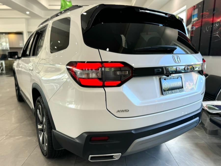 2025 Honda Pilot Touring AWD, available for sale in Franklin Square, New York | Luxury Motor Club. Franklin Square, New York 2025 Honda Pilot Touring AWD, available for sale in Franklin Square, New York | Luxury Motor Club. Franklin Square, New York