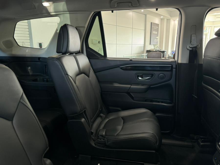 2025 Honda Pilot Touring AWD, available for sale in Franklin Square, New York | Luxury Motor Club. Franklin Square, New York 2025 Honda Pilot Touring AWD, available for sale in Franklin Square, New York | Luxury Motor Club. Franklin Square, New York