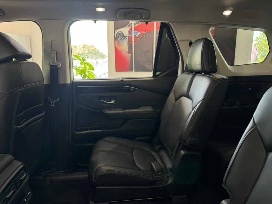 2025 Honda Pilot Touring AWD, available for sale in Franklin Square, New York | Luxury Motor Club. Franklin Square, New York 2025 Honda Pilot Touring AWD, available for sale in Franklin Square, New York | Luxury Motor Club. Franklin Square, New York