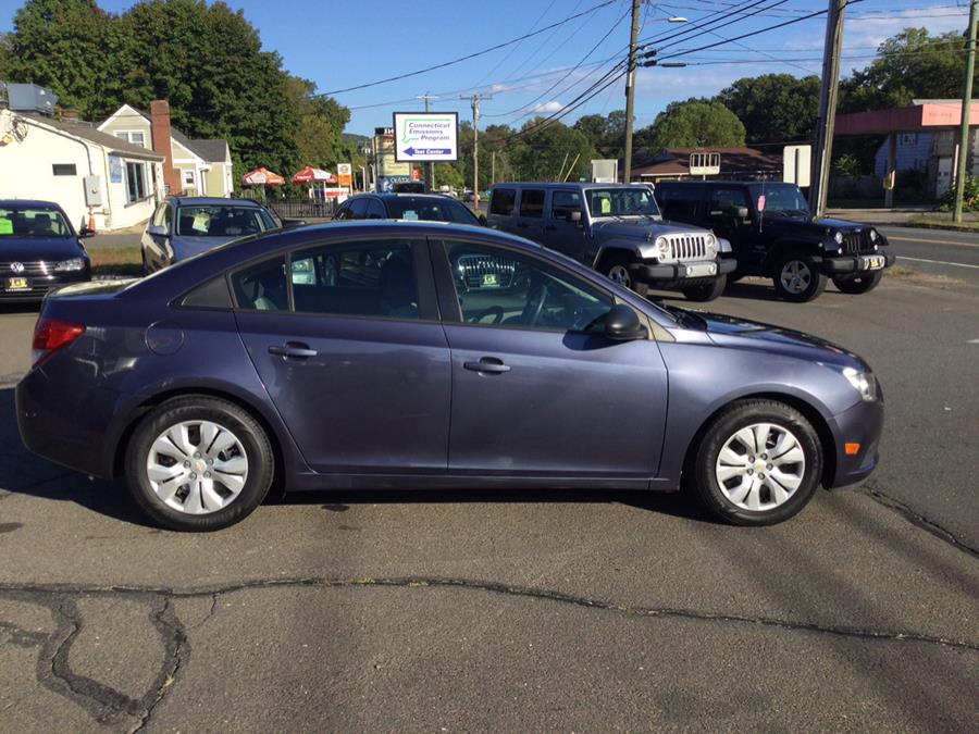2014 Chevrolet Cruze LS photo 3