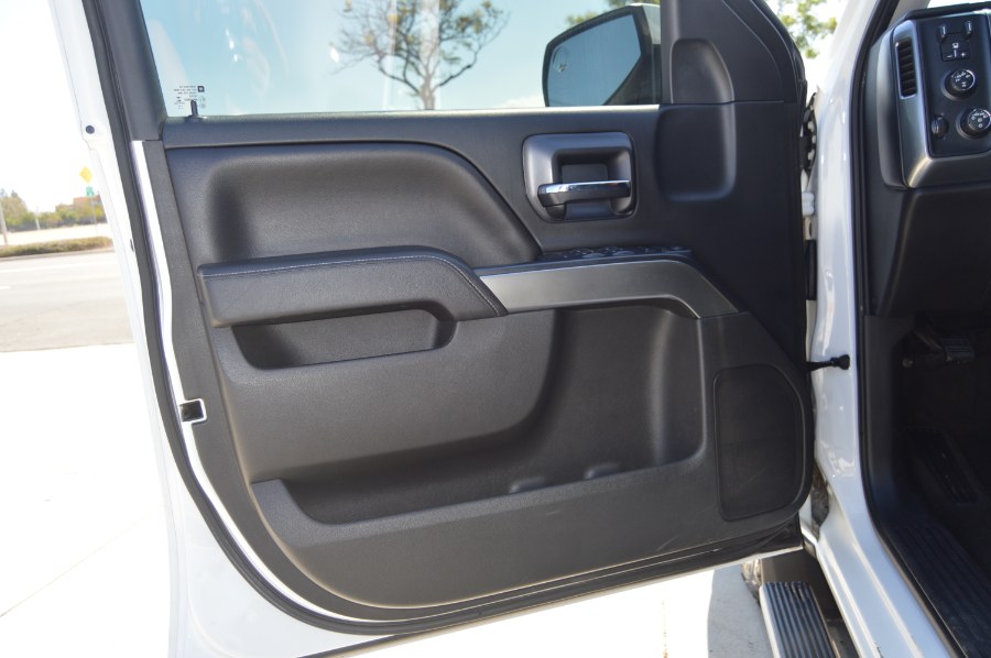 2016 Chevrolet Silverado 1500 4WD Crew Cab 153.0" LT w/2LT, available for sale in Moreno Valley, California | Fusion Motors Inc. Moreno Valley, California 2016 Chevrolet Silverado 1500 4WD Crew Cab 153.0" LT w/2LT, available for sale in Moreno Valley, California | Fusion Motors Inc. Moreno Valley, California
