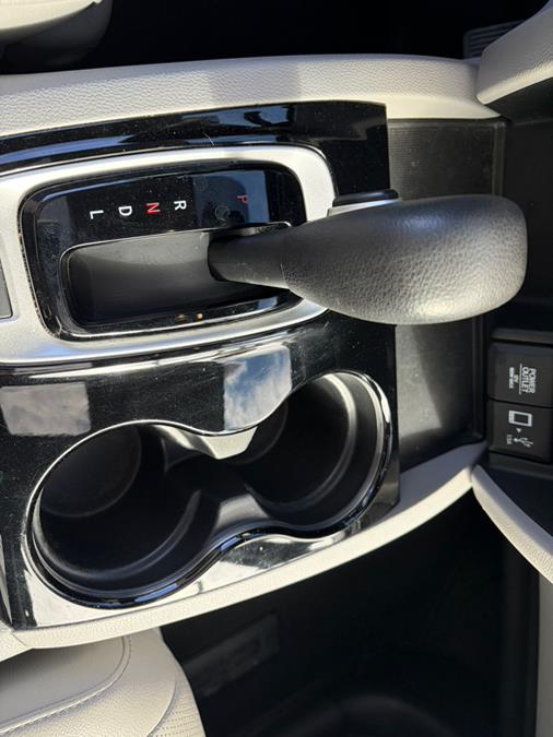 2017 Honda Ridgeline RTL-E 4x4 Crew Cab 5.3'' Bed, available for sale in West Hartford, Connecticut | AutoMax. West Hartford, Connecticut 2017 Honda Ridgeline RTL-E 4x4 Crew Cab 5.3'' Bed, available for sale in West Hartford, Connecticut | AutoMax. West Hartford, Connecticut