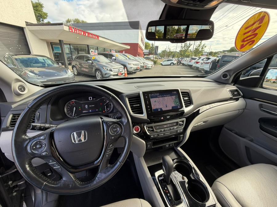 2017 Honda Ridgeline RTL-E 4x4 Crew Cab 5.3'' Bed, available for sale in West Hartford, Connecticut | AutoMax. West Hartford, Connecticut 2017 Honda Ridgeline RTL-E 4x4 Crew Cab 5.3'' Bed, available for sale in West Hartford, Connecticut | AutoMax. West Hartford, Connecticut