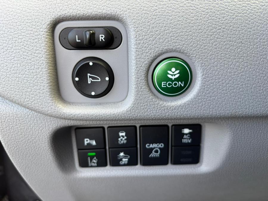 2017 Honda Ridgeline RTL-E 4x4 Crew Cab 5.3'' Bed, available for sale in West Hartford, Connecticut | AutoMax. West Hartford, Connecticut 2017 Honda Ridgeline RTL-E 4x4 Crew Cab 5.3'' Bed, available for sale in West Hartford, Connecticut | AutoMax. West Hartford, Connecticut