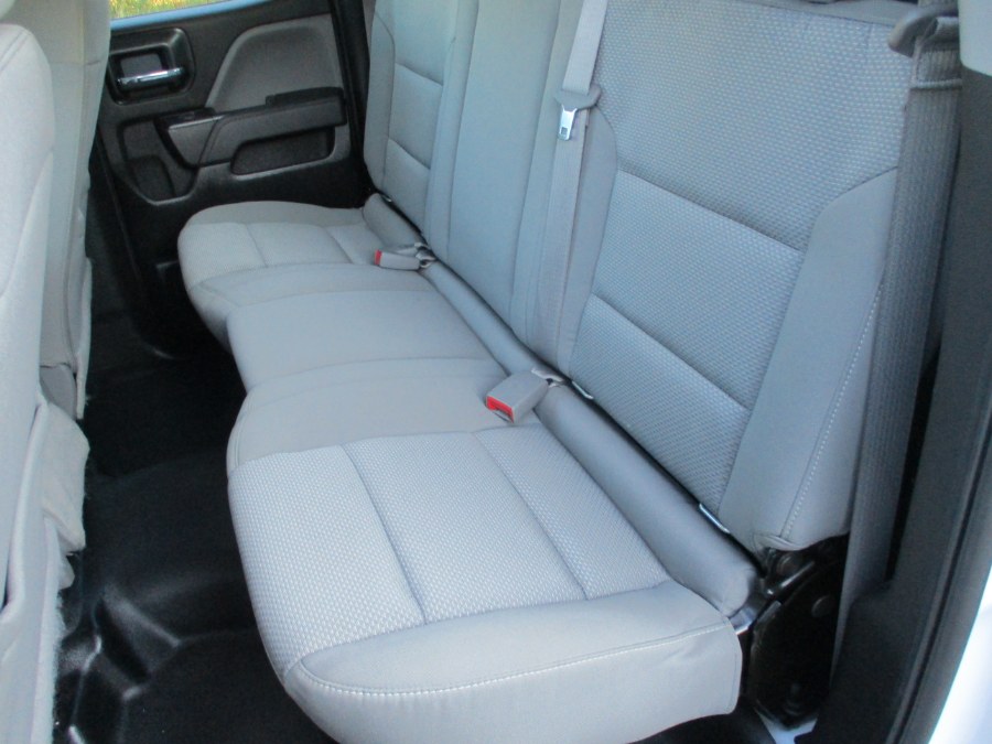 2016 GMC Sierra 2500HD 4WD Double Cab 144.2", available for sale in Suffield, Connecticut | Suffield Auto LLC. Suffield, Connecticut 2016 GMC Sierra 2500HD 4WD Double Cab 144.2", available for sale in Suffield, Connecticut | Suffield Auto LLC. Suffield, Connecticut