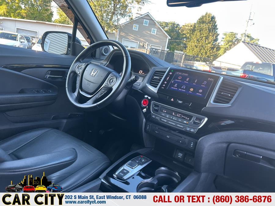 2016 Honda Pilot AWD 4dr Touring w/RES & Navi, available for sale in East Windsor, Connecticut | Car City LLC. East Windsor, Connecticut 2016 Honda Pilot AWD 4dr Touring w/RES & Navi, available for sale in East Windsor, Connecticut | Car City LLC. East Windsor, Connecticut