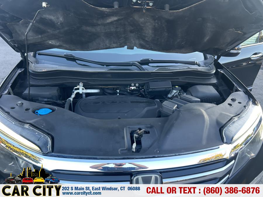 2016 Honda Pilot AWD 4dr Touring w/RES & Navi, available for sale in East Windsor, Connecticut | Car City LLC. East Windsor, Connecticut 2016 Honda Pilot AWD 4dr Touring w/RES & Navi, available for sale in East Windsor, Connecticut | Car City LLC. East Windsor, Connecticut