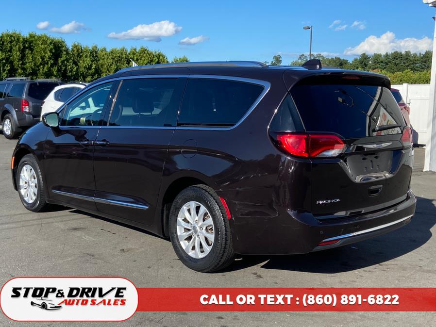 2018 Chrysler Pacifica Touring L FWD, available for sale in East Windsor, Connecticut | Stop & Drive Auto Sales. East Windsor, Connecticut 2018 Chrysler Pacifica Touring L FWD, available for sale in East Windsor, Connecticut | Stop & Drive Auto Sales. East Windsor, Connecticut