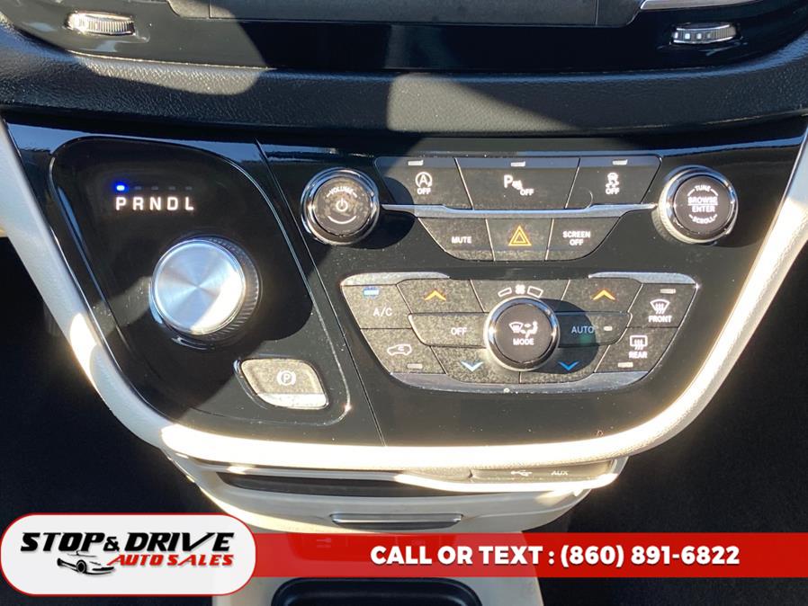2018 Chrysler Pacifica Touring L FWD, available for sale in East Windsor, Connecticut | Stop & Drive Auto Sales. East Windsor, Connecticut 2018 Chrysler Pacifica Touring L FWD, available for sale in East Windsor, Connecticut | Stop & Drive Auto Sales. East Windsor, Connecticut